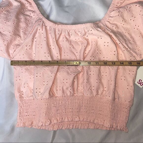 Juniors' SO blouse Eyelet Smocked Bottom Puffed Sleeve Top SZ L-New peachy pink - Picture 7 of 12